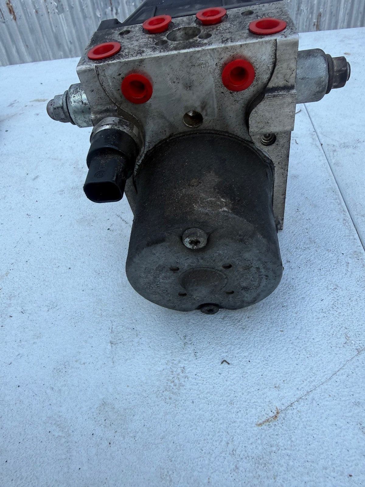 2005 Mazda RX8 ABS pump module