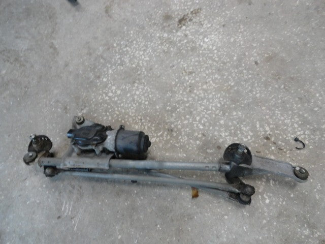 2004-2007 SUBARU WRX STI WINDSHIELD WIPER MOTOR ASSEMBLY (2005 Assembly)