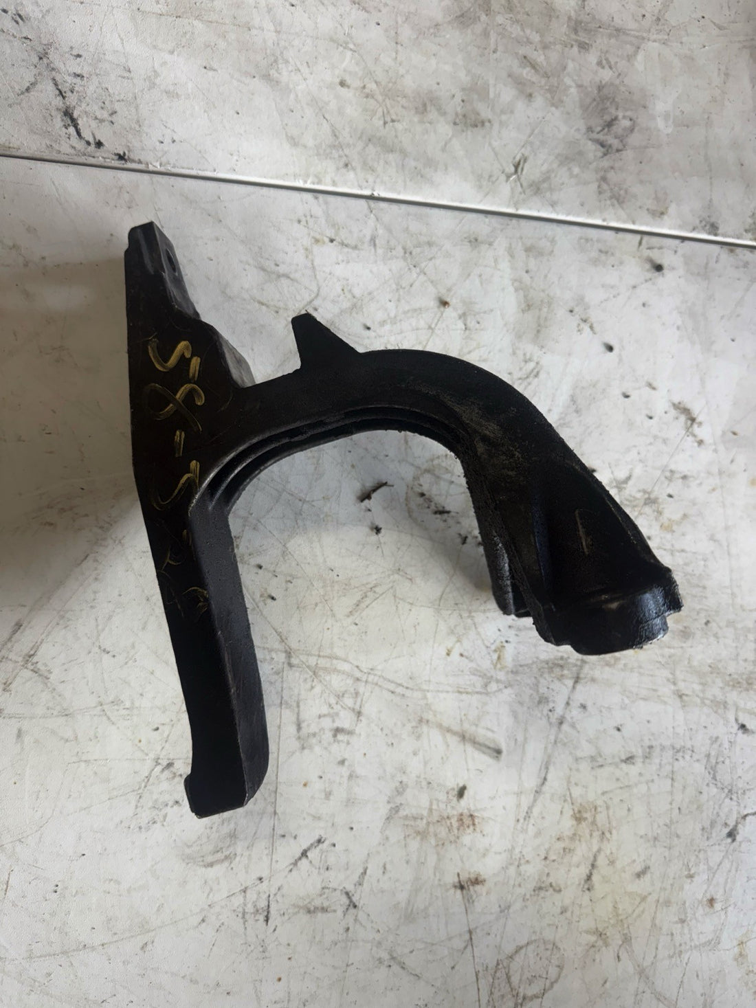2004-2007 Mazda rx8 engine mount driver side 