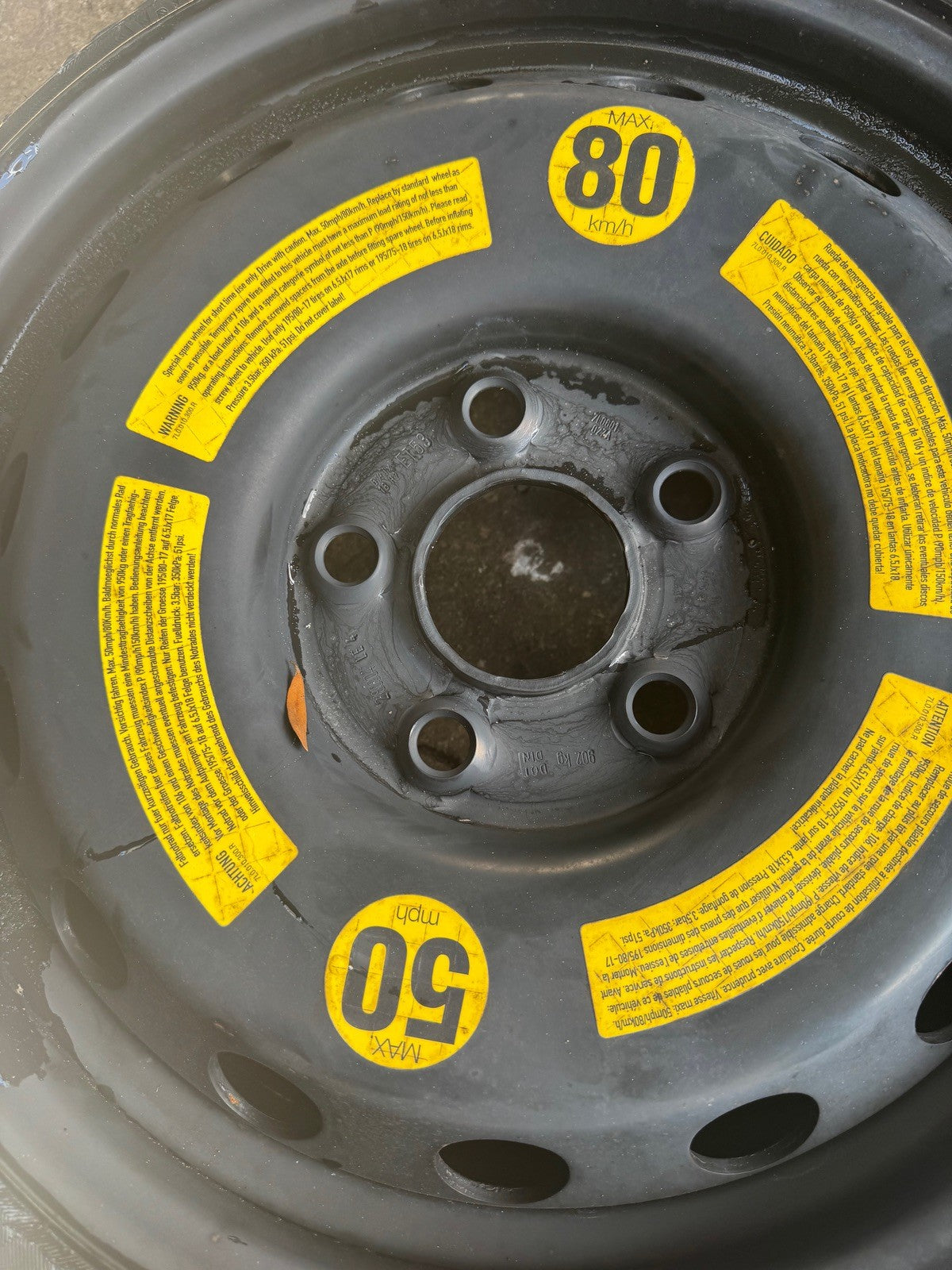 2006 Porche Cayenne Spare Tire