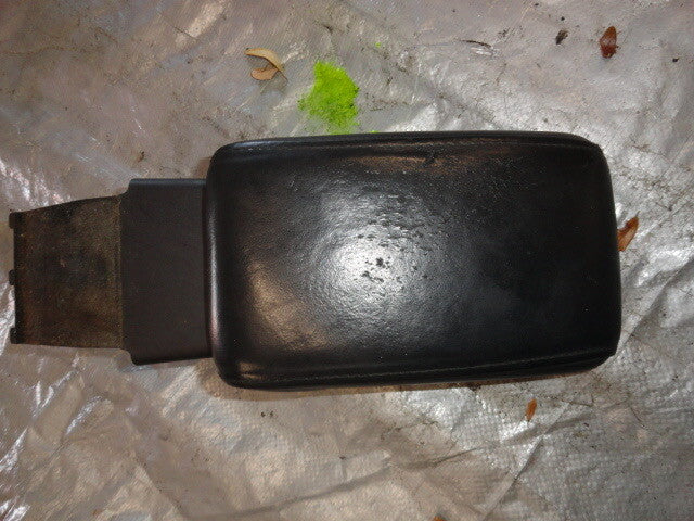 2005 Lexus is300 Center Colssole Lid