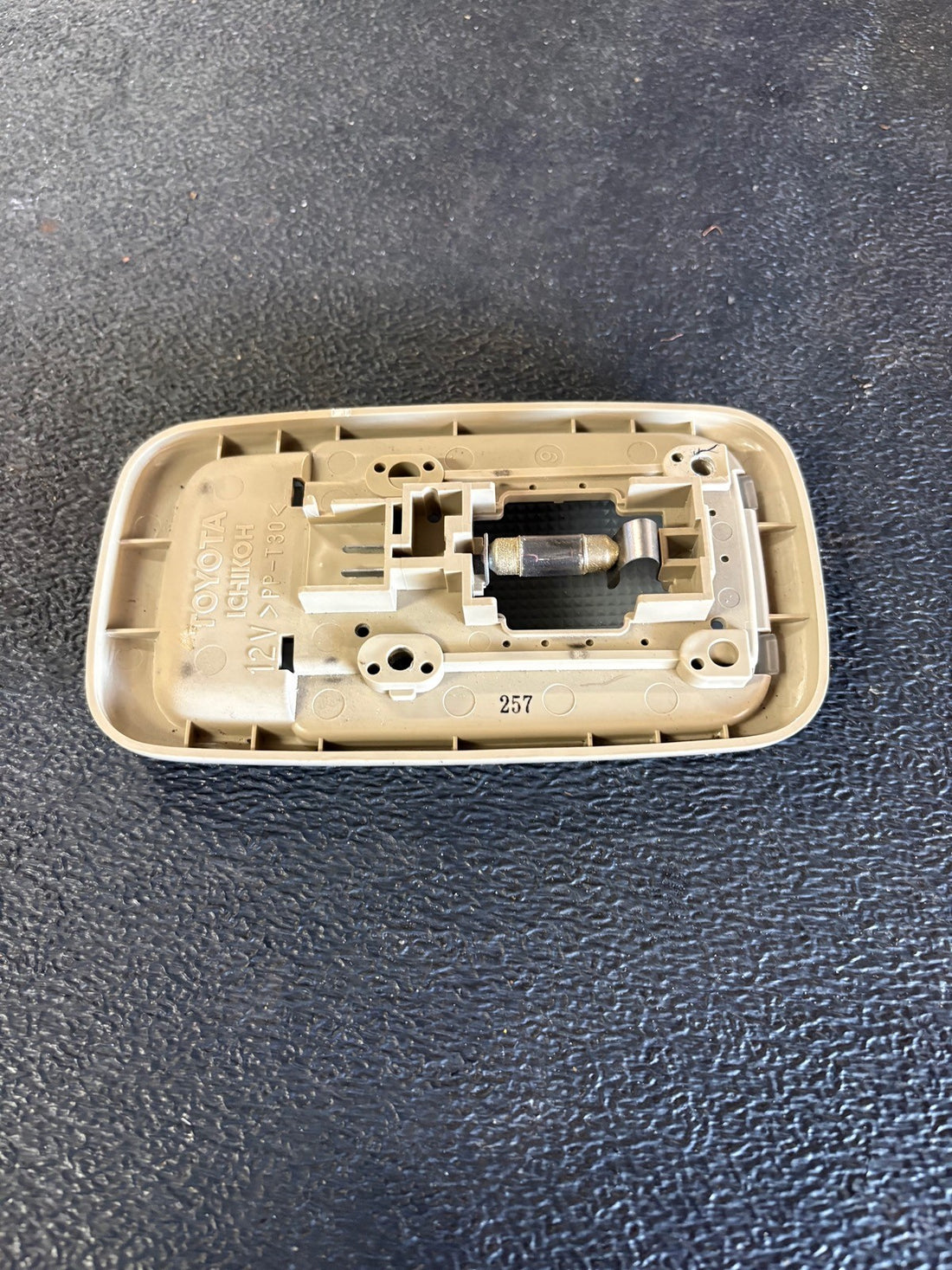 2002-2006 Lexus IS300 Rear Interior Dome Light 