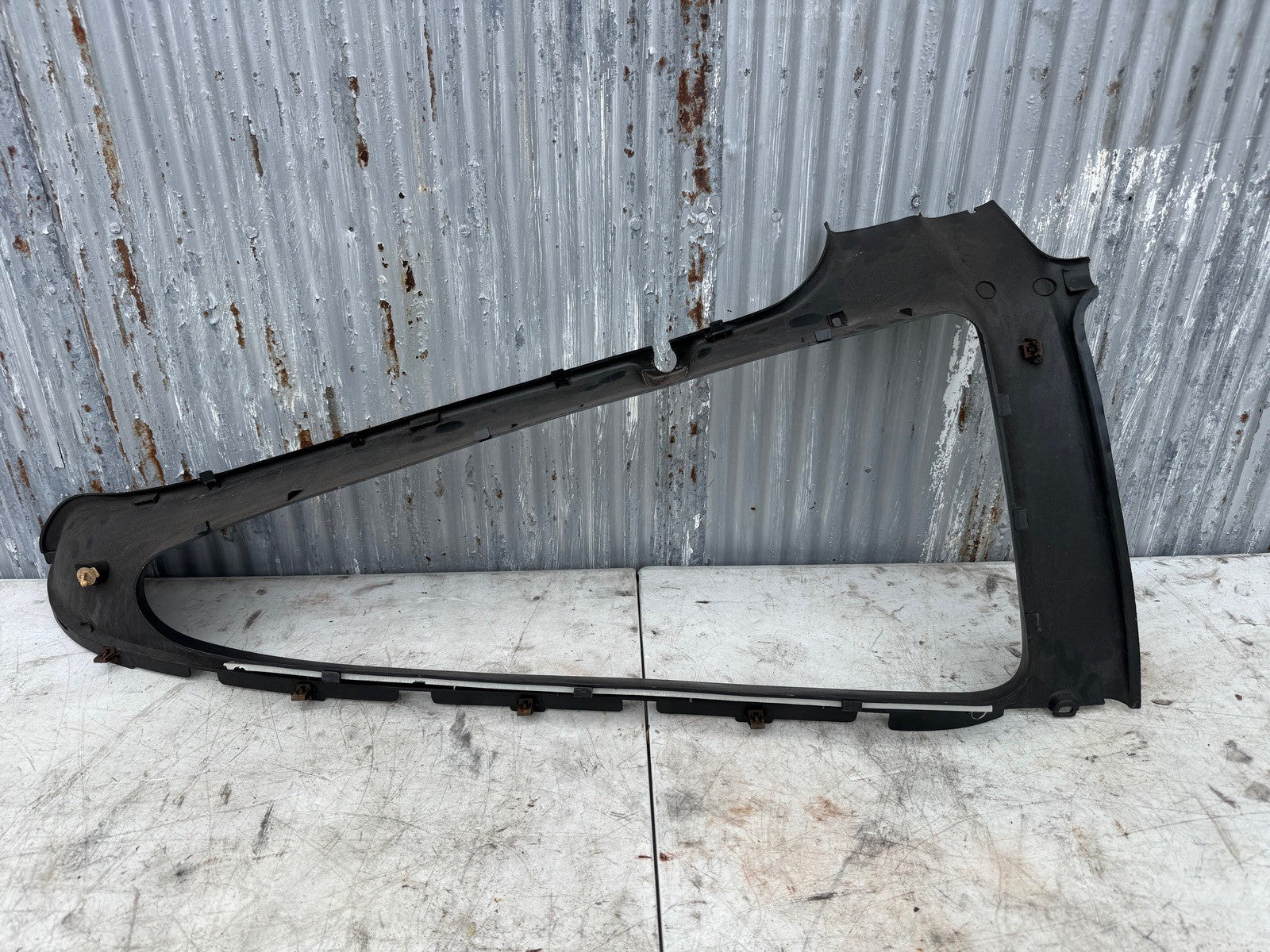 1989-1990 Honda CRX SI quarter window trim L&R