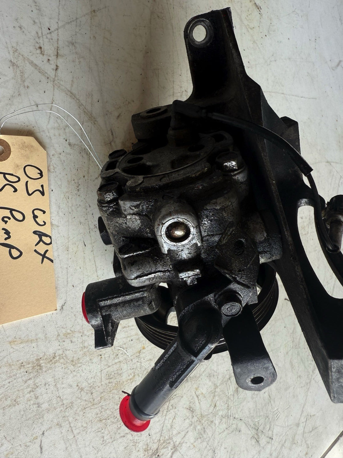 2003 Subaru WRX Ej20 Powersteering Pump with bracket