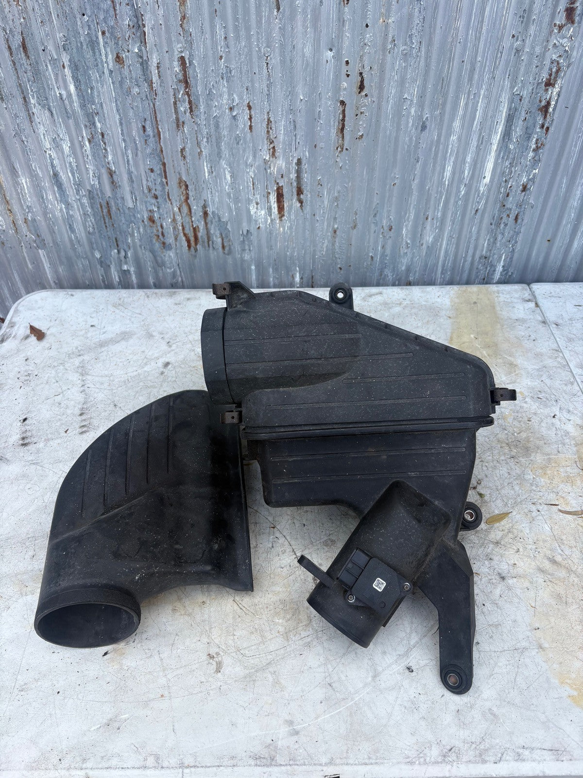 2001-2005 Lexus IS300 OEM Air Intake Box W/ MAF & Duct 