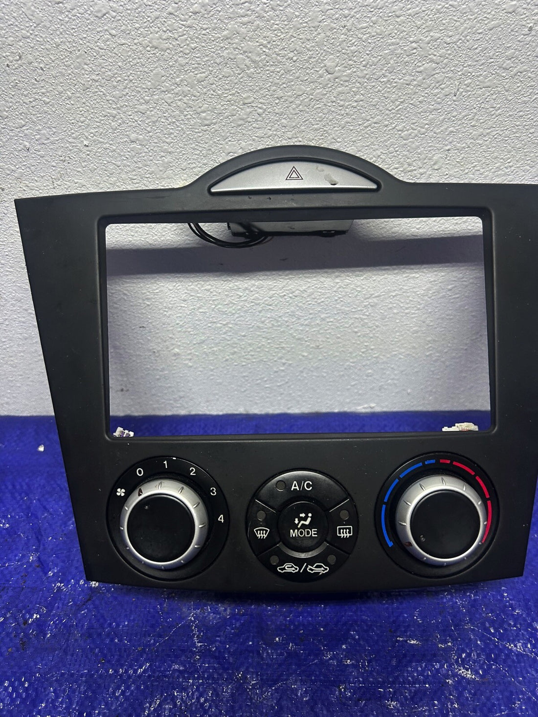 04-08 Mazda Rx8 Climate control with Bezel trim ( double din)