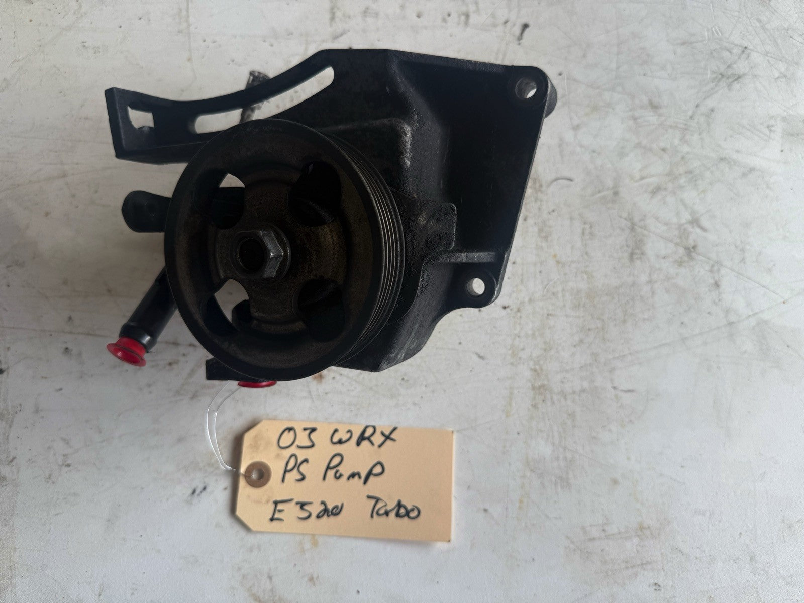 2003 Subaru WRX Ej20 Powersteering Pump with bracket